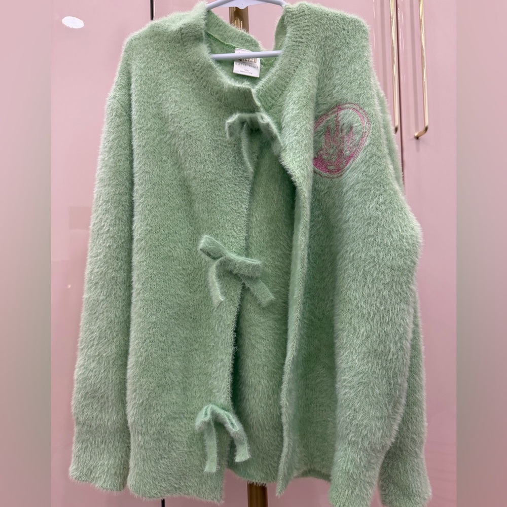 Cozy Green Kids' Wicked Sweater with Bow Accents